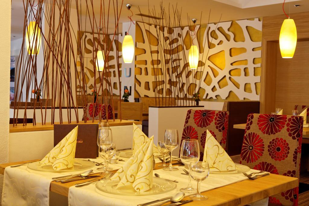 Konzell Hotel & Spa Reibener-Hof מראה חיצוני תמונה